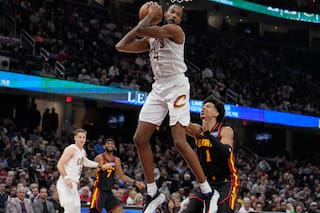 Donovan Mitchell y Evan Mobley ayudan a Cavaliers en victoria de 122-116 sobre Hawks