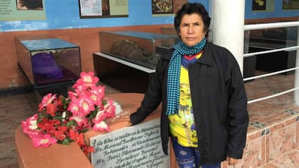 Dora Monroy, gerente del mausoleo donde se exhiben las momias dentro de urnas de vidrio