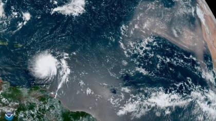 La cuenca del Atlántico es uno de los lugares donde con más frecuencia se forman los huracanes que afectan Centroamérica, el Caribe y EE.UU