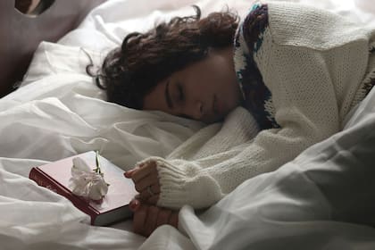 Dormir muchas horas puede ser para algunas personas una forma de escapar de la realidad en la que viven