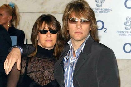 Dorothea Hurley y Jon Bon Jovi comenzaron a salir de muy jóvenes y cuando su carrera musical empezó a despegar se separaron... hasta que él la volvió a buscar
