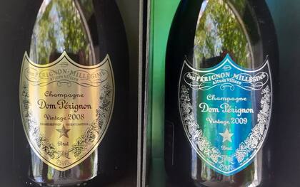 Dos botellas de Dom Pérignon que Gustavo Agostini sumó recientemente a su cava; el enólogo empezó a trabajar en julio en la famosa marca, de más de 350 años