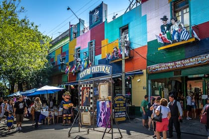 Dos centros culturales de la zona, hoy