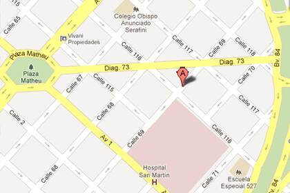 Dos chicas se pelearon a la salida de un colegio; terminaron internadas