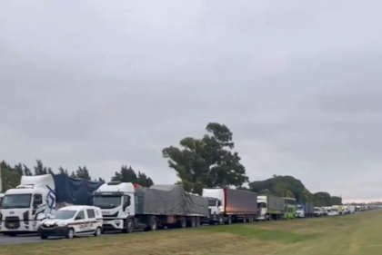 Dos choque múltiples en la ruta 9 altura km 149 y 150, hay cuatro vehículos involucrados