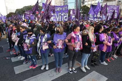 Dos columnas distintas conflueron en la zona de Congreso para hacer sus actos por Ni Una Menos