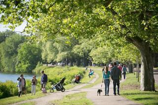 La ciudad santuario con dos suburbios elegidos entre los mejores lugares para vivir en EE.UU. en 2025