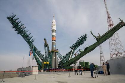 El 12 de marzo, la tripulación fue confinada en el centro de entrenamiento de la Ciudad de las Estrellas, cerca de Moscú