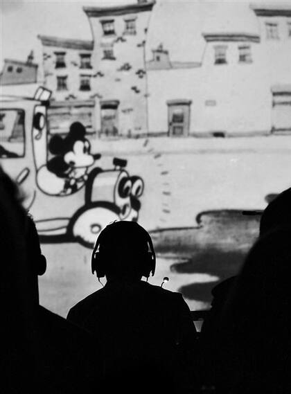 Dos de los seis cortos, en blanco y negro, elegidos entre 74: "La gracia recae en que los cortos están musicalizados con un discurso muy diferente del que las animaciones proponen", dice Barilari