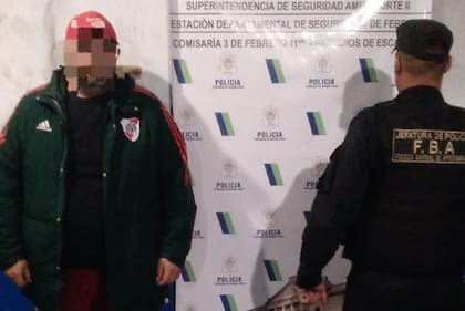 Loma Hermosa: prestamista salió a la calle con una ametralladora a amenazar a la gente que le debía plata - Image 3