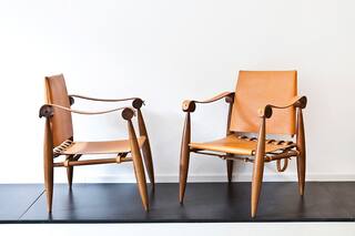 Arqueólogos de diseño: Dos arquitectos re-editan sillas de emblemáticos autores
