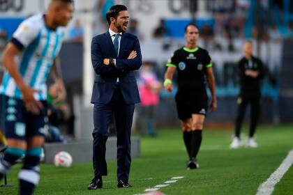 Dos encuentros, dos traspiés: el Racing de Fernando Gago empezó mal.