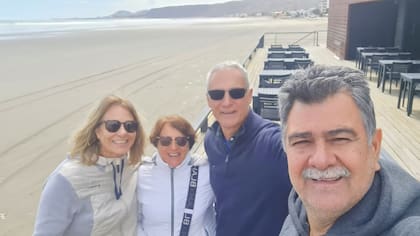 Dos familias con una historia compartida, y matrimonios amigos