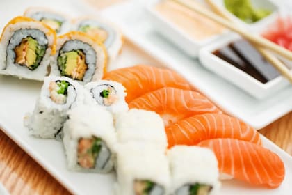Dos grupos de personas querían disfrutar platos de la cocina japonesa y terminaron con severos malestares