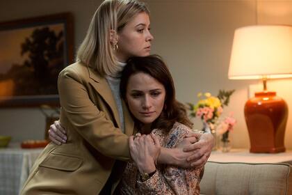 Sarah Jones y Shantel VanSanten, grandes protagonistas femeninas de la serie de Ron Moore