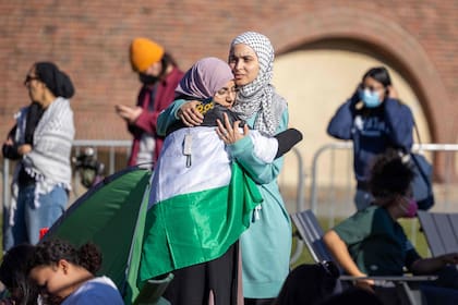 Se extienden las protestas contra Israel en los campus universitarios y crece el temor de los alumnos judíos