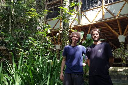 Dos músicos de San Isidros crearon Universo Pol, un hostel con una propuesta muy especial