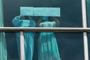 Dos niñas migrantes deportadas desde EE.UU. piden ayuda desde un hotel en Ciudad de Panamá