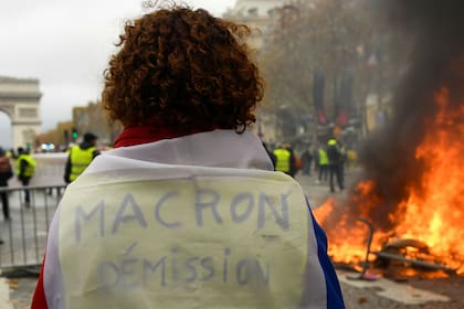 Las tensiones se han incrementado en torno al movimiento que hace una semana sacó a más de un cuarto de millón de personas a la calle en todo el país, lo que supone un gran desafío para el poder de Macron