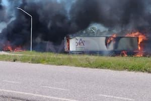 Cruce de la muerte: dos fallecidos y un herido crítico tras choque e incendio de dos camiones