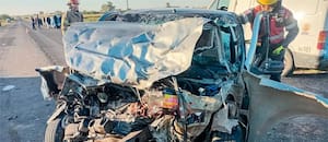 Brutal choque de frente sobre la Ruta Provincial 20: tres víctimas fatales y dos adolescentes en grave estado