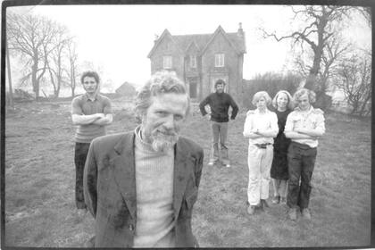 Doug recuerda a Dougal, su padre, como un hombre duro, pero eficiente