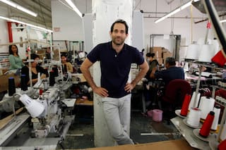 Auge y caída del hombre que fundó una de las empresas de indumentaria más exitosas del mundo