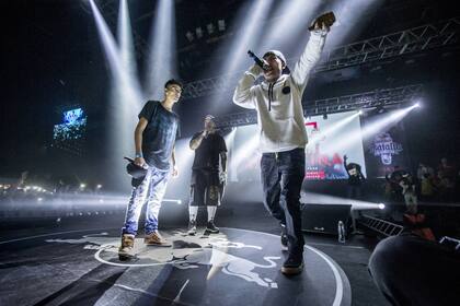 Dozer y el santafesino Stuart se juegan la final en el Luna Park ante 6000 personas, 4 de agosto