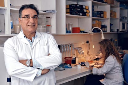 Dr. Carlos Vullo, director del Laboratorio de Genética Forense del EAAF