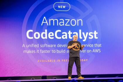 Werner Vogels, CTO de Amazon: “El mundo del deporte se encuentra actualmente al borde de la mayor revolución que jamás haya visto. Hasta ahora, la televisión abierta ha tenido el mayor impacto en la evolución de los deportes profesionales pero en los próximos años, todas las facetas de todos los deportes experimentarán una transformación digital"