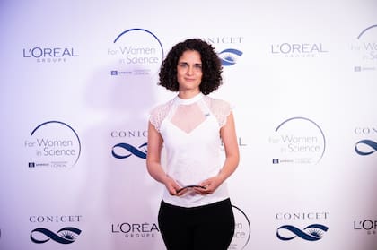 Dra. Mehrnoosh Arrar, ganadora Categoría BECA 2.