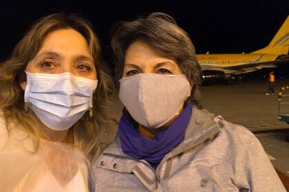 La doctora Veronica De Cristófaro y Fernanda González, guía de turismo y cónsul honoraria de Francia en Santa Cruz, fueron centrales para la recuperación del contingente