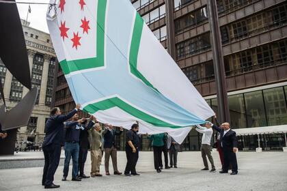 Drew Duffy creó la propuesta ganadora para la nueva bandera del condado de Cook en 2022 (Pat Nabong)