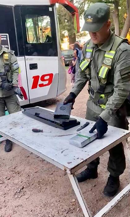 Droga en teclados: detienen a boliviana con 18 kilos de cocaína en un colectivo.