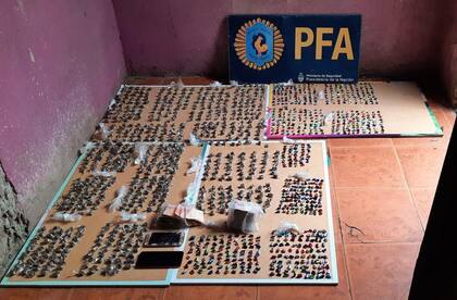 Droga lista para su comercialización minorista que fue secuestrada a Chaki Chan, "el patrón de las drogas" de La Matanza