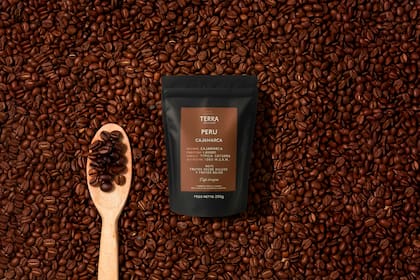 Macchiato Terra Perú es una variedad con notas de frutos secos dulces y frutos rojos.