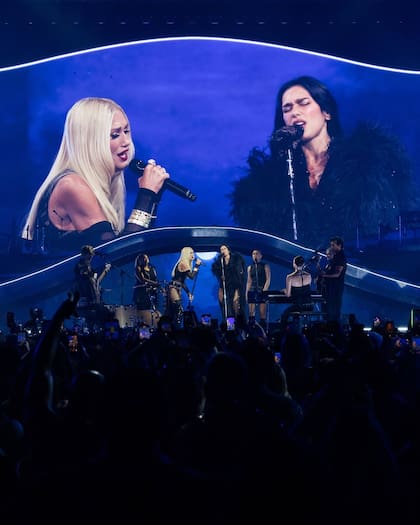 Dua Lipa compartió escenario con Gwen Stefani en Los Angeles (Foto: Instagram @dualipa)