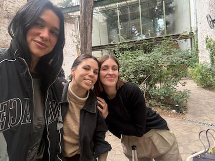 Dua Lipa en el restaurante Las Flores