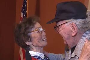 Duane Manne y Peggy Yamaguchi se reencontraron 70 años después de que el fin de la guerra pusiera distancia a su amor