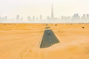 La ciudad en el desierto que lucha para no ser tragada por la arena