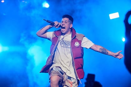 Duki, el músico argentino más escuchado del año, durante su show en el Movistar Fri Music