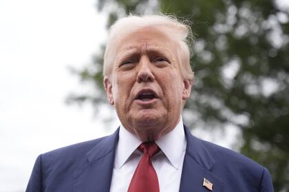 Duncan pasó de ser aliado de Trump a afirmar que lo enfrentará como gobernador en caso de ser elegido (AP Photo/Mark Schiefelbein)