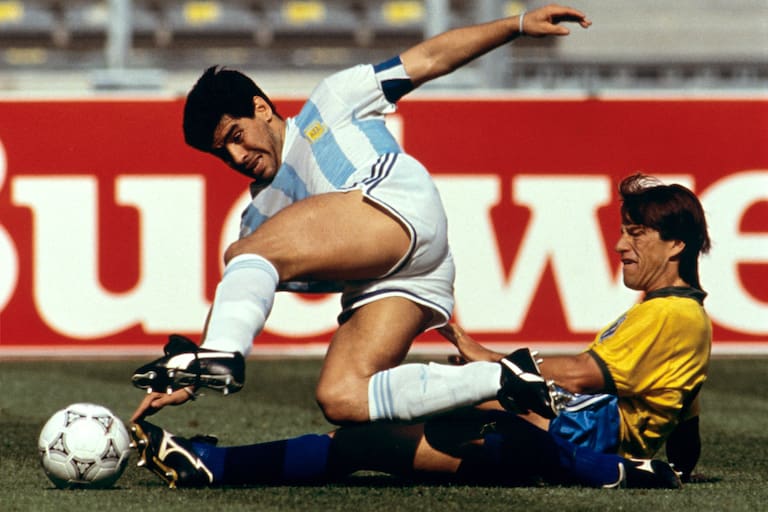 Maradona Caniggia Italia 90 Mundial Pelota LA NACION maradona-caniggia-italia-90-mundial-pelota-la-nacion