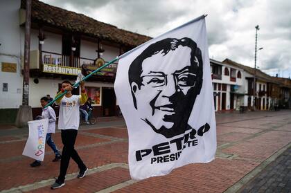 Duque y Petro son los candidatos para suceder a Juan Manuel Santos