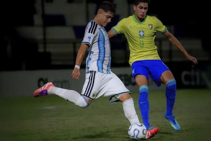 Dura sanción de la Conmebol para un futbolista de la sub-17 argentina: cuatro meses de suspensión para Benítez Machuca.