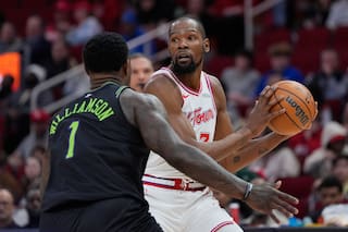 Durant se convierte en sexto anotador histórico de la NBA y Rockets vencen 119-110 a Pelicans