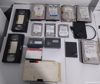 Durante 52 operativos simultáneos se secuestraron elementos de prueba de los presuntos delitos de explotación infantil