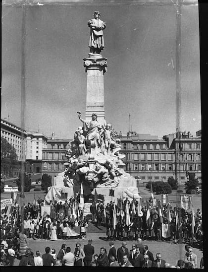 Durante años, la colectividad italiana celebraba cada 12 de octubre a los pies del Monumento a Cristóbal Colón