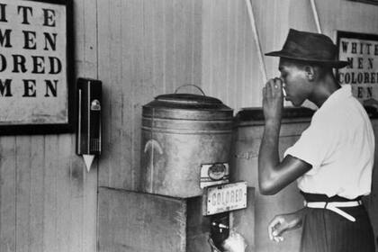 Durante décadas los negros en EE.UU. se vieron obligados a utilizar espacios segregados