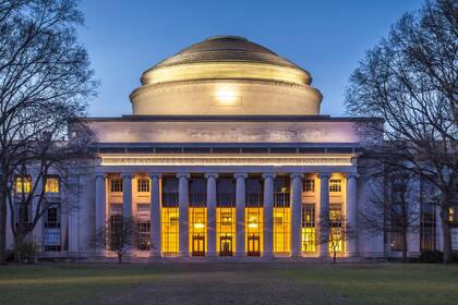 Durante el ciclo 2023-2024, los estudiantes internacionales inyectaron casi 44.000 millones de dólares a la economía estadounidense, según la asociación NAFSA